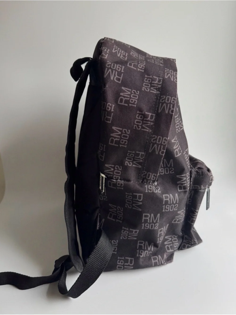Real Madrid Soccer Fútbol Black Logo Backpack - Men's Casual Bag